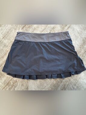 Lululemon Run Pace Setter Skirt Ruffle Pleated Size 8 EUC